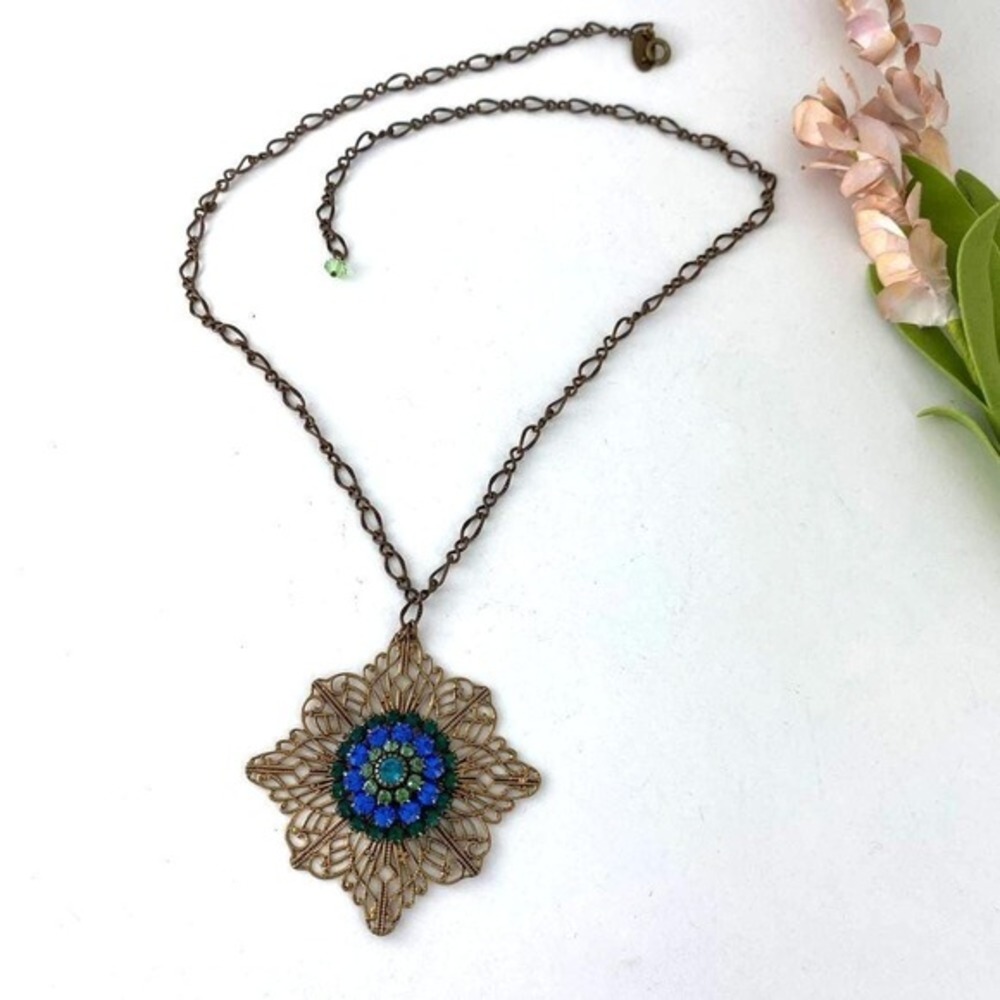 Liz Palacios Boho Fairy Filigree Floral Pendant Necklace Blue Swarovski Crystals - Picture 4 of 5